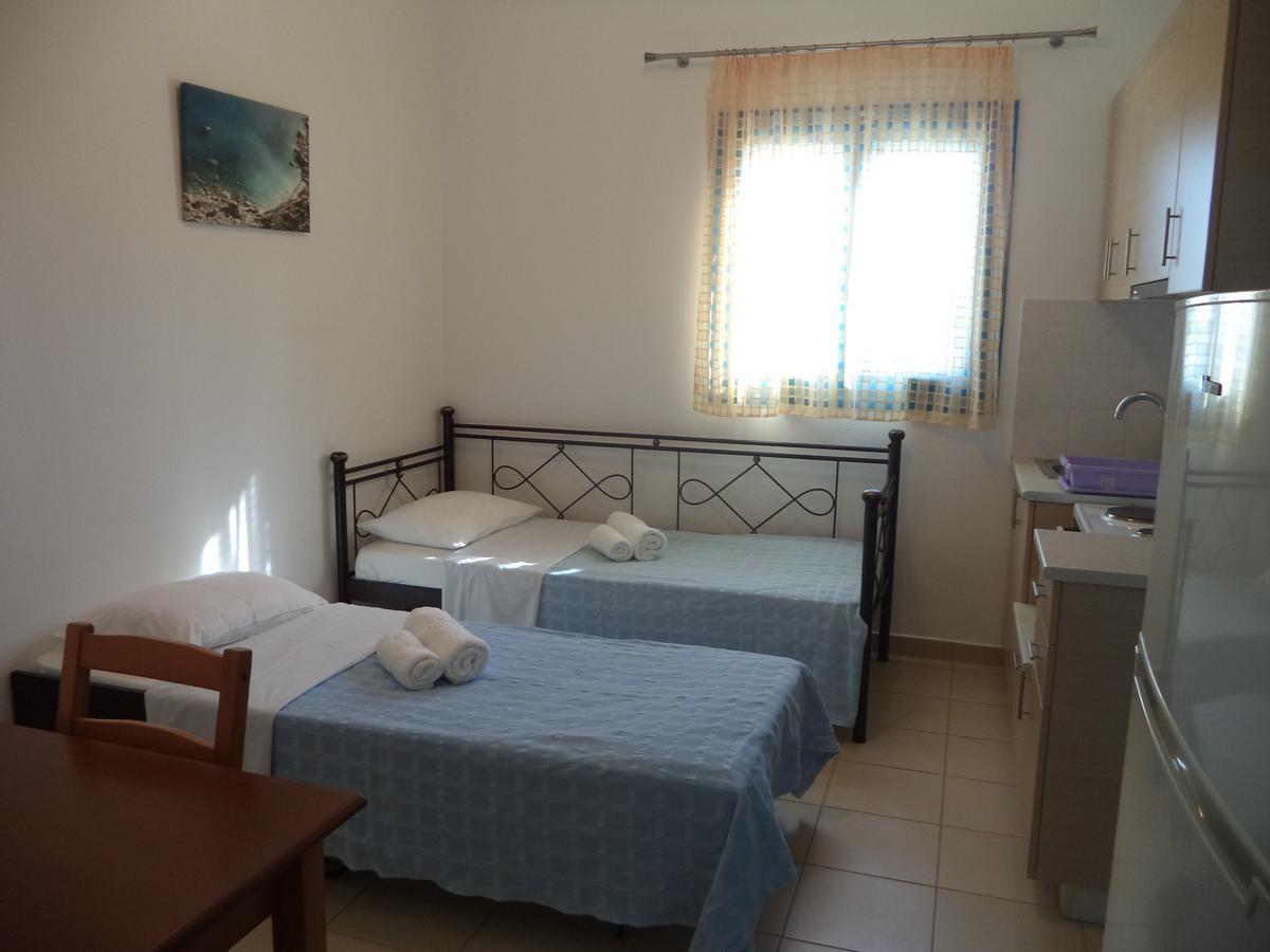 Taxiarchis Studios Agios Georgios  Bagian luar foto