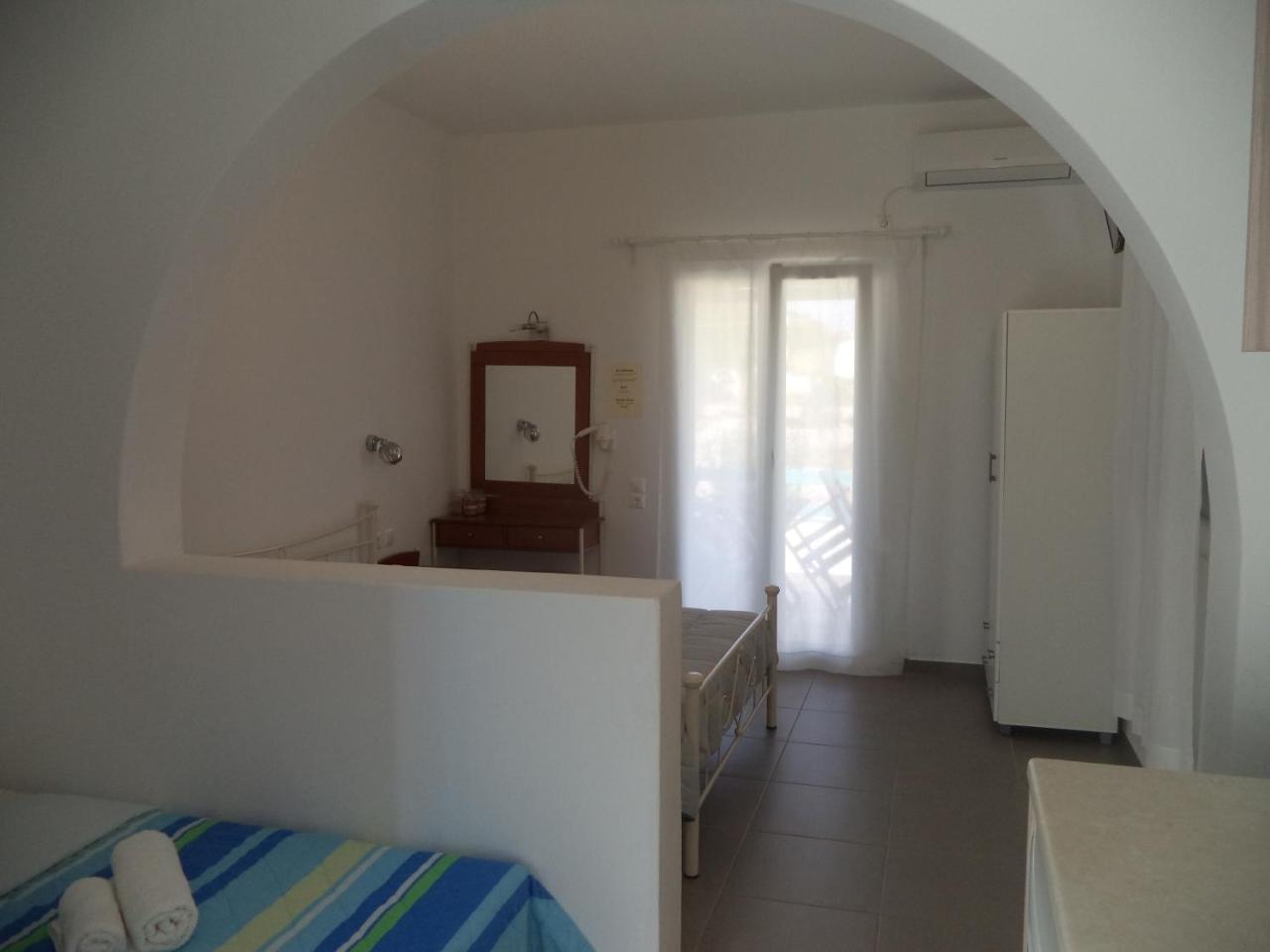 Taxiarchis Studios Agios Georgios  Bagian luar foto
